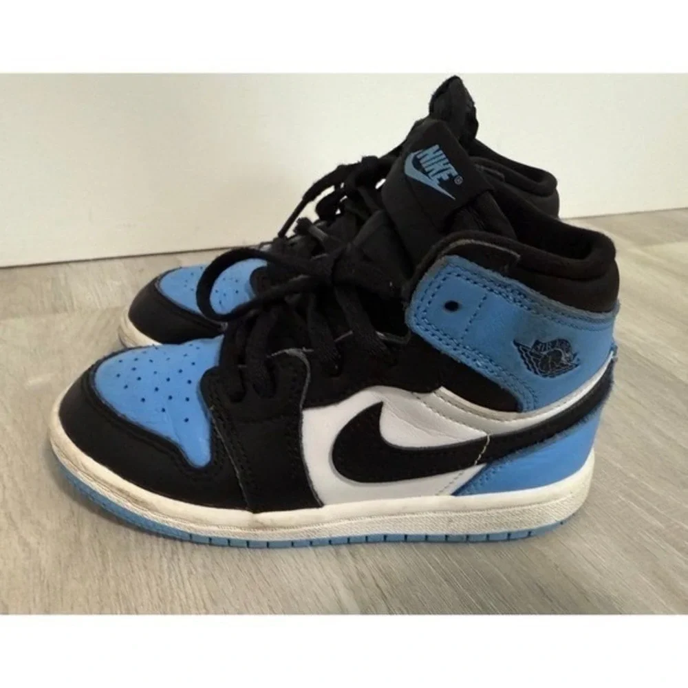 Kids Jordan 1 High OG University Blue Black White Sneakers SZ 9C
